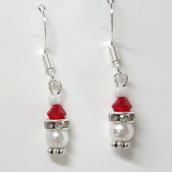 Adorable Little Santa Earrings - Picture 2 of 5